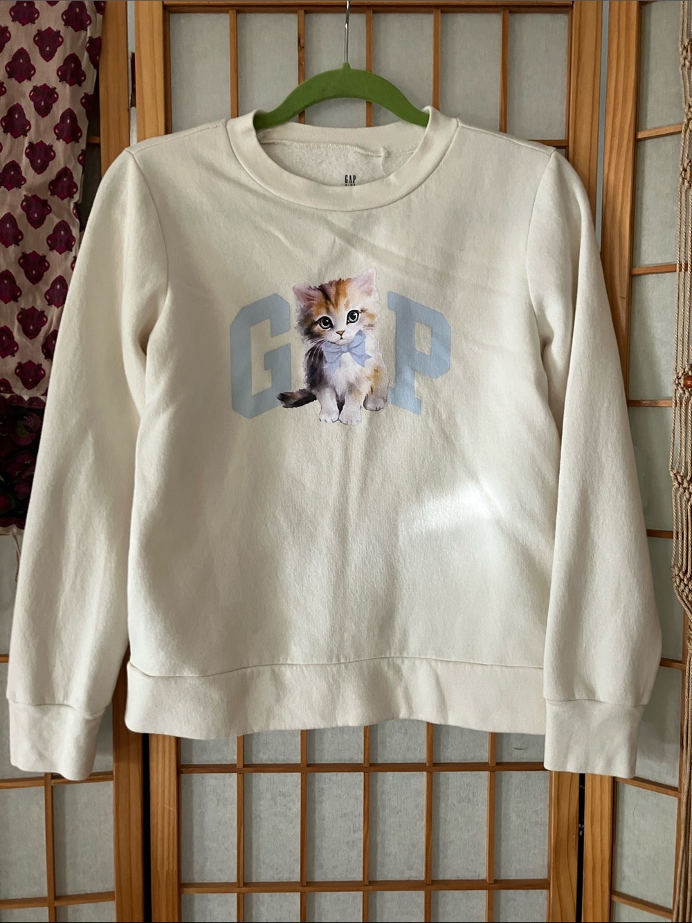 EUC GAP KIDS XXL 14-16 Cream Sweatshirt with Pastel Blue Logo and Kitten Graphic